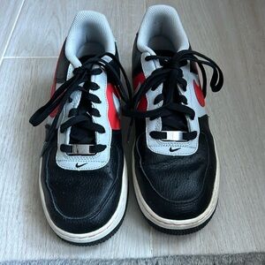 Nike air 75th anniversary tennis shoe in great condition
